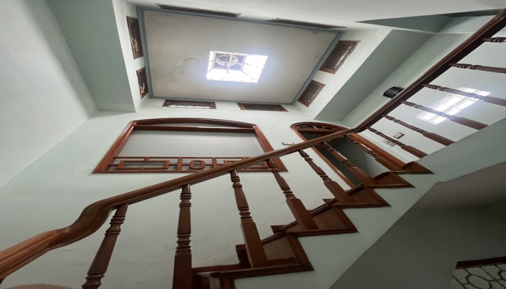 CHO THUÊ NHÀ MẶT PHỐ Ô TÔ TRÁNH GIÁP BÁT, 5 TẦNG, 70M2, MT 6M, 6 NGỦ, 6 WC, 22 TRIỆU
